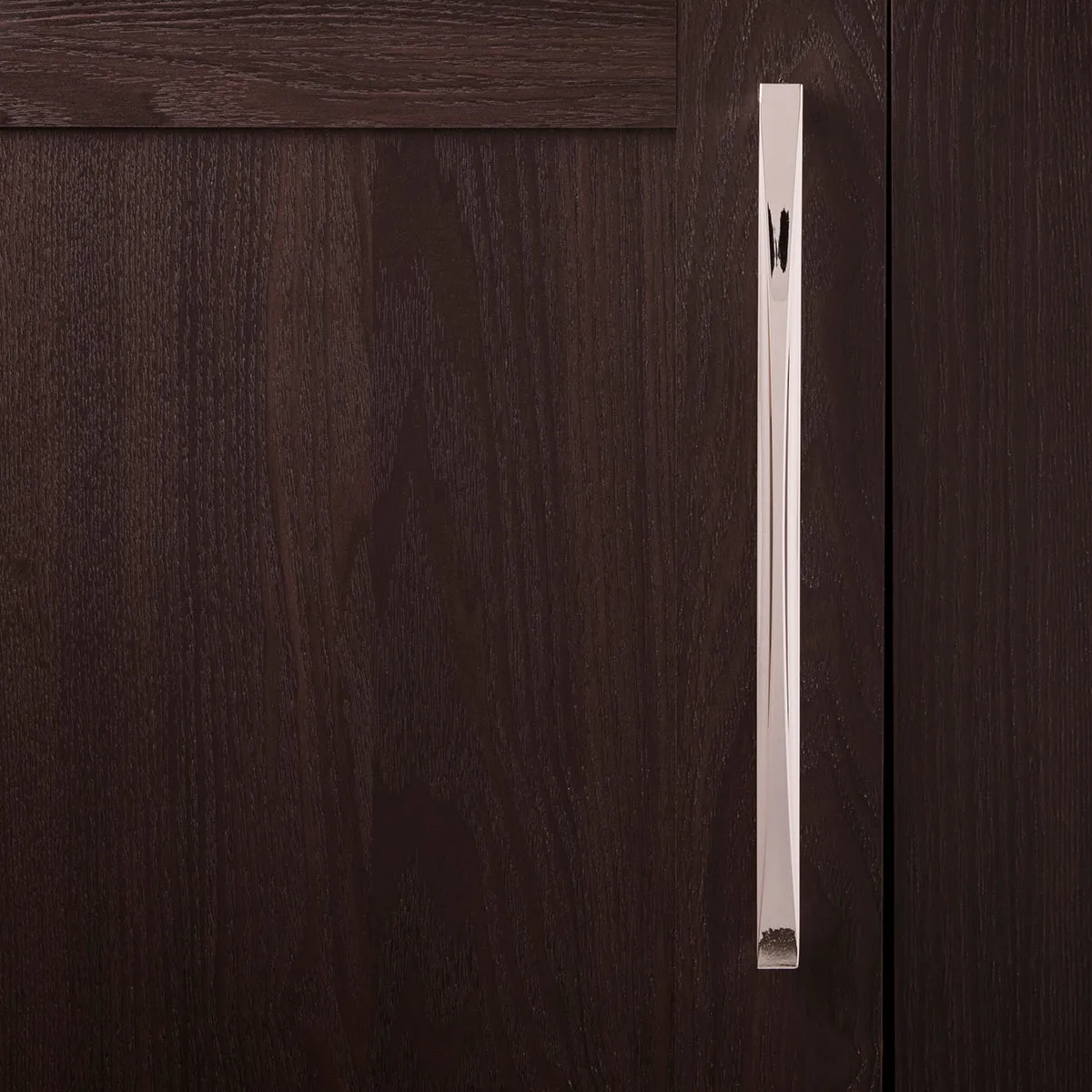 8-13/16 inch (224mm) Center to Center Crest Cabinet Pull