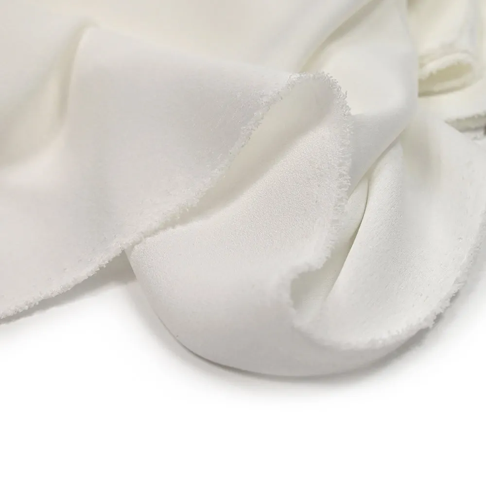 Crêpe satin polyester blanc cassé