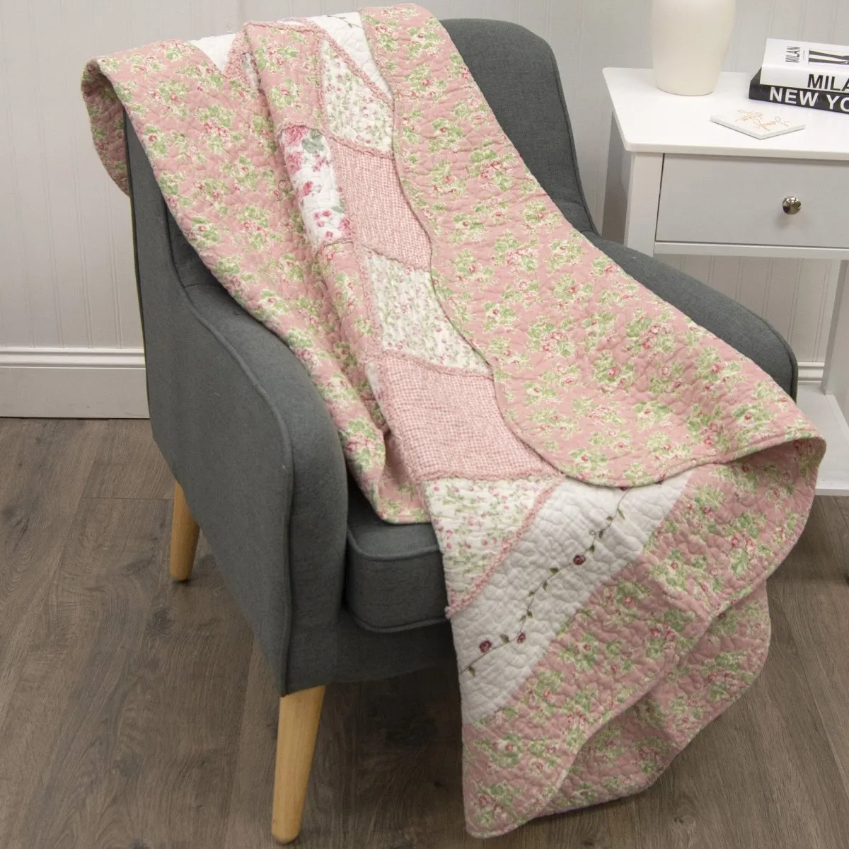 Strawberry Garden 3-Piece Quilt Set - Queen